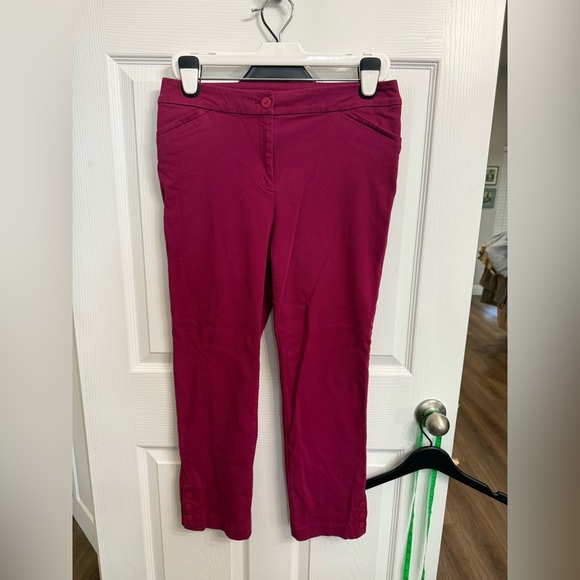 Chico's Pants - Chicos Size 1 Short (Women’s Medium 8) Fuschia Cranberry Perfect Stretch Pants